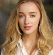 Phoebe Dynevor